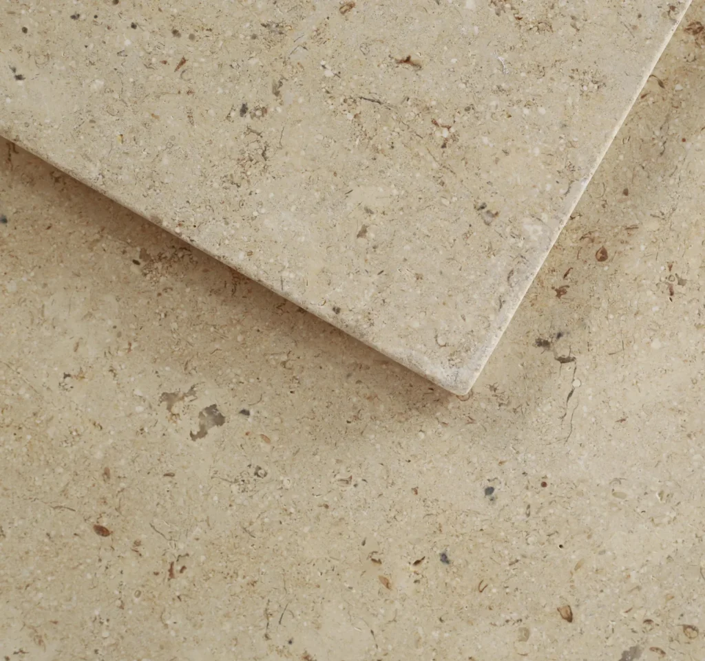 imperial-Gold-Tumbled-Hond-scaled-1-1024x961